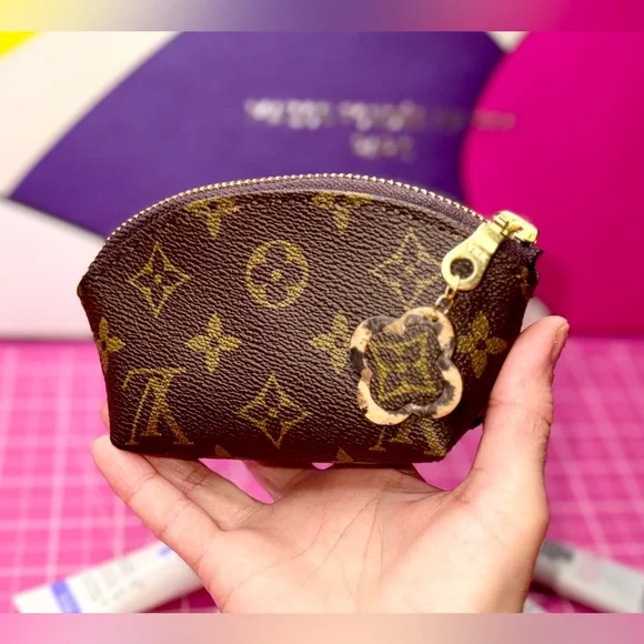 💖 LV Custom made Monogram Cosmetic Case utility pouch - Picture 9 of 13